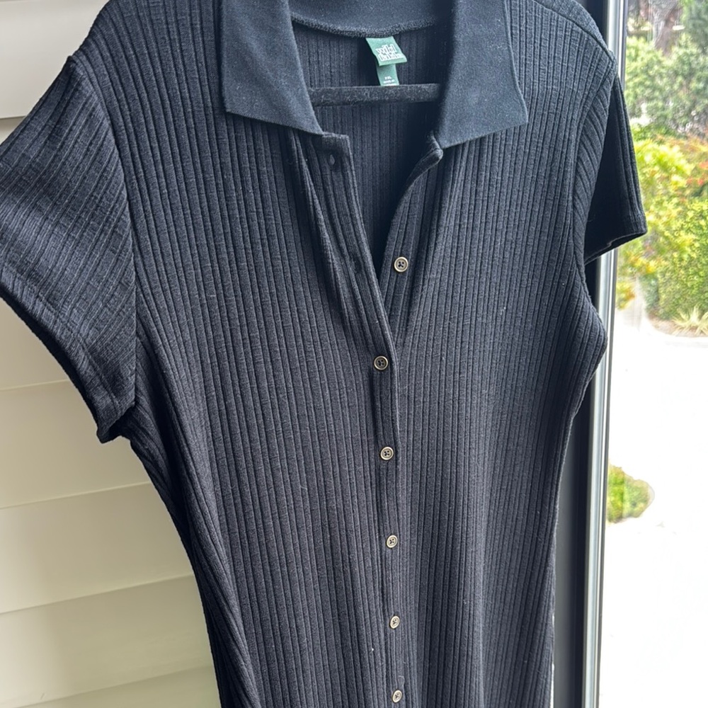 Black Ribbed Button-Down Dress! 🖤🖤🖤 - Picture 3 of 9